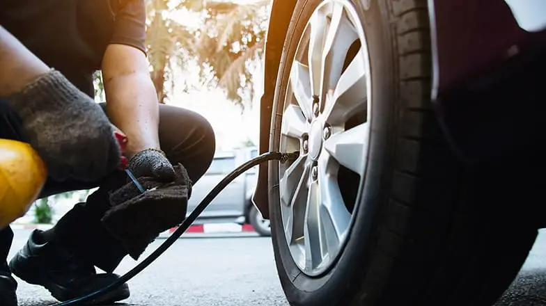 ¿Vas a salir a carretera? Verifica antes tus neumáticos