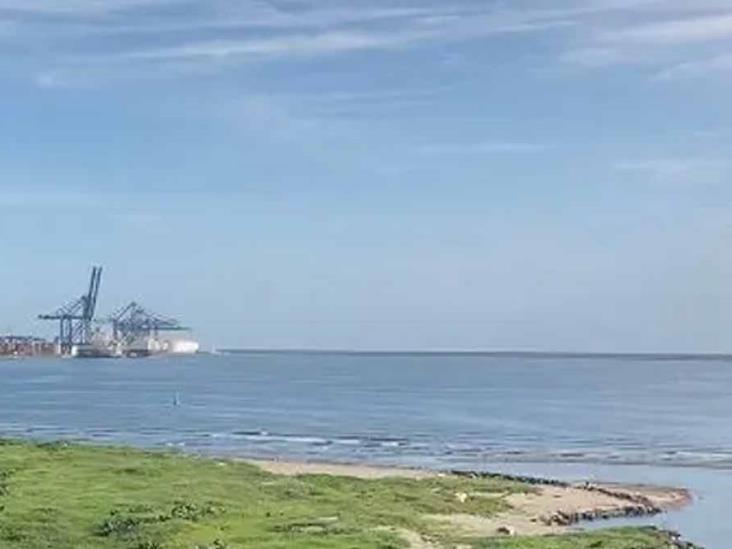 Localizan restos humanos en playas cercanas al desplome de avioneta en Veracruz Localizan restos humanos en playas cercanas al desplome de avioneta en Veracruz