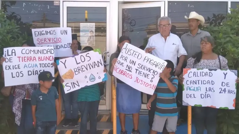 En Navojoa habitantes de Tierra Blanca se manifiestan por falta de agua