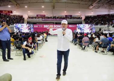 Alfonso Durazo entrega más de 5 mil becas Sonora de Oportunidades