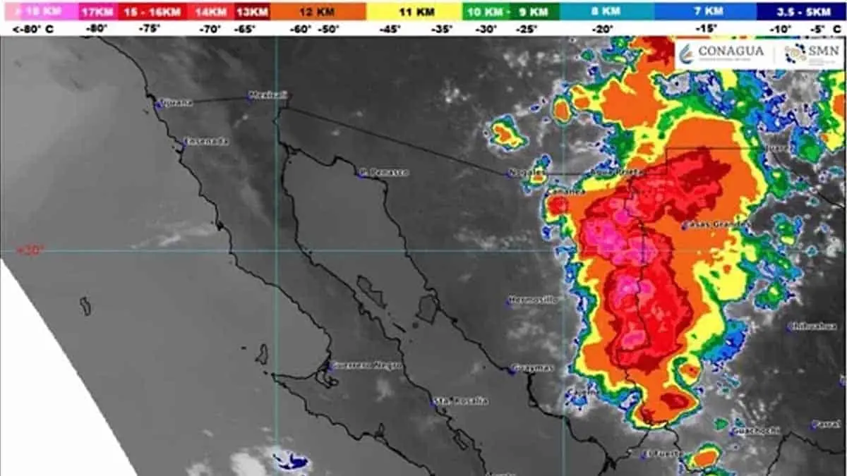 VIDEO | Lluvias torrenciales azotan la sierra de Sonora; Nacozari en alerta