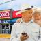 Beneficio que ofrece OXXO a los abuelitos por el Día del Adulto Mayor