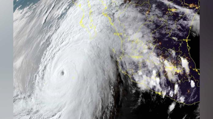 Huracán “Hilary” se degrada a categoría 3, pero se mantiene alerta amarilla en Sonora Huracán “Hilary” se degrada a categoría 3, pero se mantiene alerta amarilla en Sonora