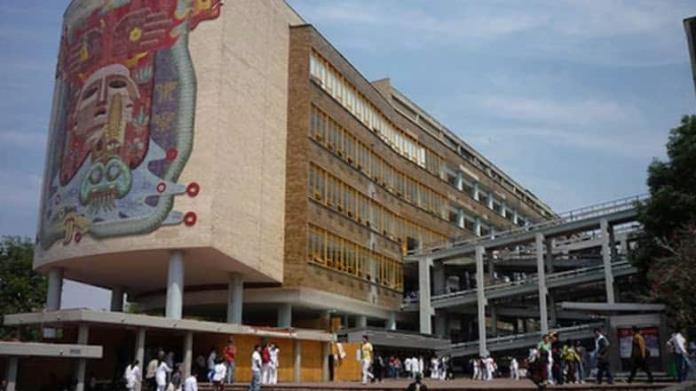 Muere profesor de la UNAM mientras impartía clases a los alumnos de la Facultad de Medicina Muere profesor de la UNAM mientras impartía clases a los alumnos de la Facultad de Medicina