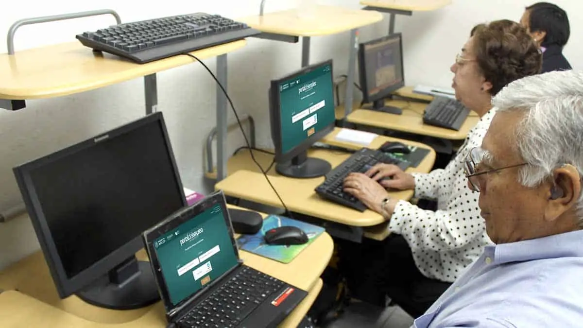 Compañía mexicana abre vacante a personas de hasta 60 años y ofrece sueldo de 13 mil al mes