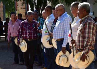 Sustituyen Bastón de Mando por “vara de imitación”, dice Sustituyen Bastón de Mando por “vara de imitación”, dice