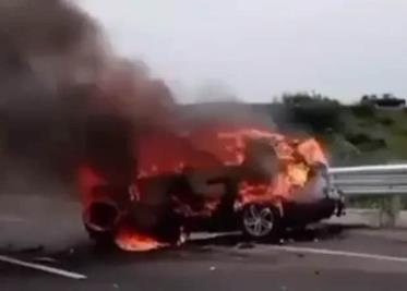 Persecución en autopista de Michoacán deja saldo de cinco muertos y tres heridos Persecución en autopista de Michoacán deja saldo de cinco muertos y tres heridos