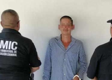 Lo señalan por asesinato de su padrastro, hace 12 años Lo señalan por asesinato de su padrastro, hace 12 años