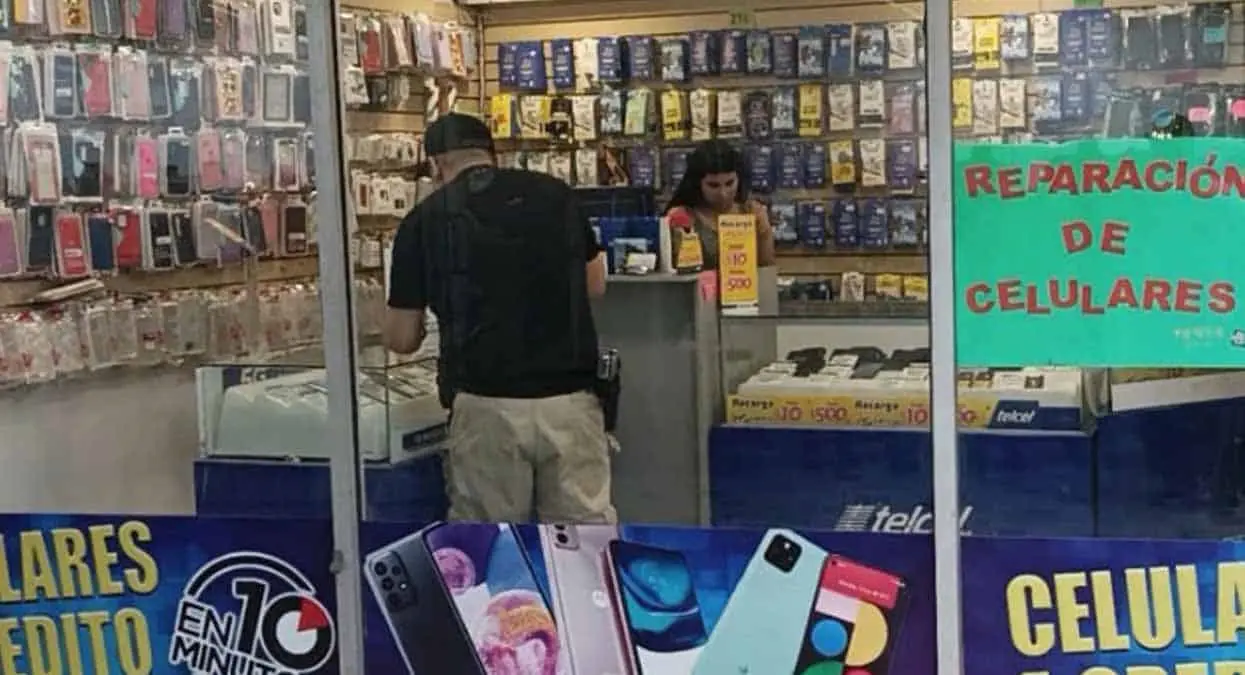 Ladrones visitan tienda de celulares en el Centro de Ciudad Obregón
