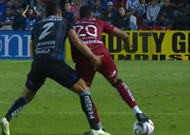 Omar Mendoza hace maniobra al estilo proctólogo a jugador del Atlas