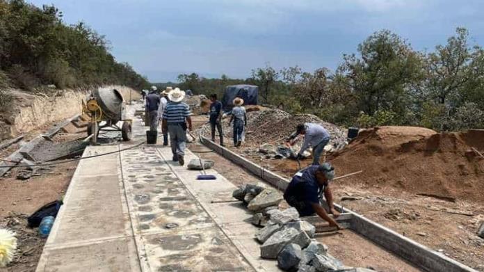 Guarijíos: caminos artesanales han amortiguado el no poder sembrar por falta de agua Guarijíos: caminos artesanales han amortiguado el no poder sembrar por falta de agua