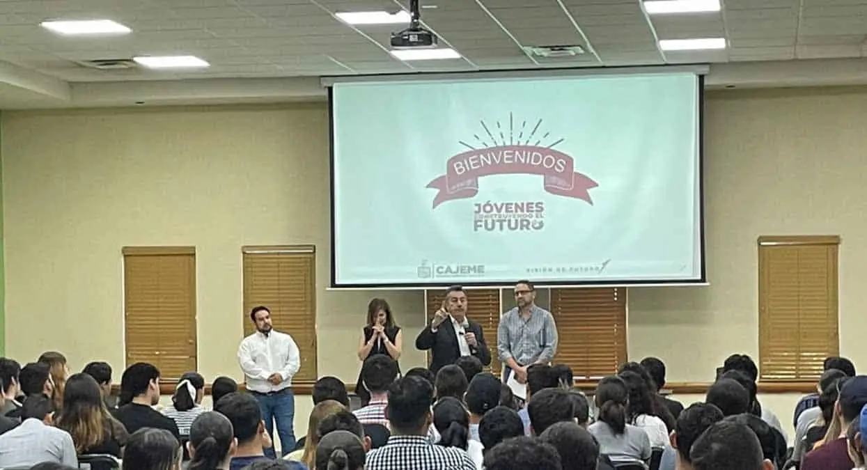 En Cajeme 238 jóvenes son capacitados para trabajar