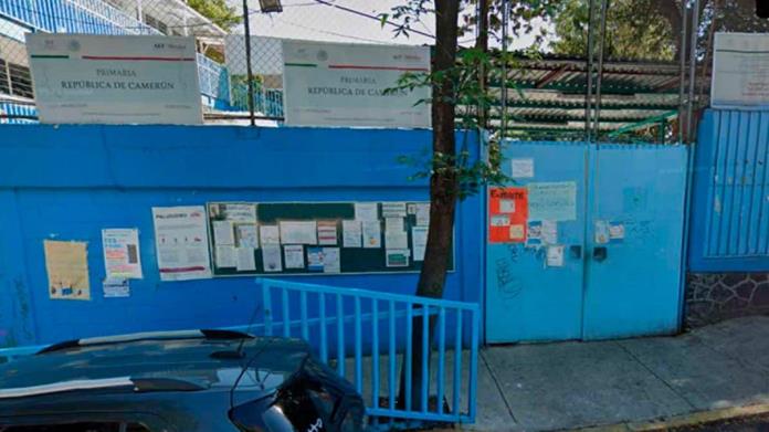 Niño de primaria lleva una pistola a su escuela en Ciudad de México