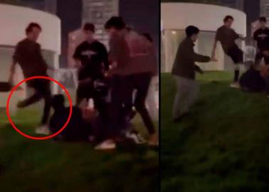 "No se metan con nosotros"; Grupo de j&oacute;venes golpea a un joven hasta dejarlo inconsciente