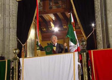 AMLO da el Grito de Independencia en un Zócalo a reventar