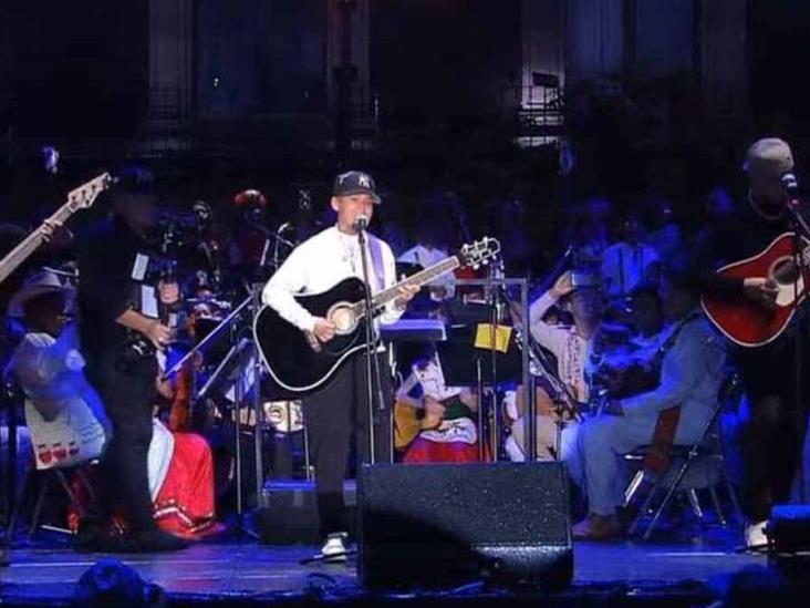Yahritza y su Esencia sólo tocaron una canción en el Zócalo de la CDMX Yahritza y su Esencia sólo tocaron una canción en el Zócalo de la CDMX