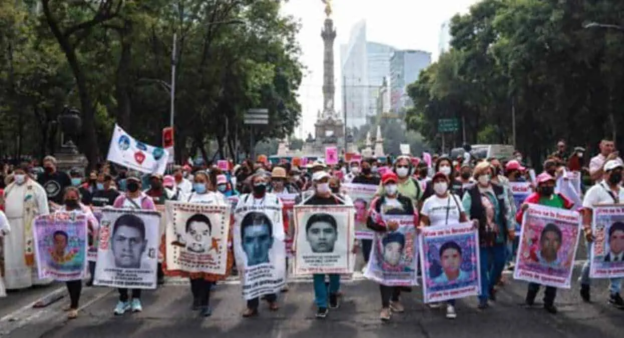 Familiares de los desaparecidos de Ayotzinapa quedan insatisfechos con Poder Judicial