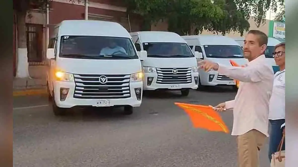 Llegan a Huatabampo Vans para mejorar el transporte público