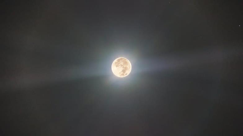 La Luna de octubre es igual de atractiva que a la de los otros meses del año: astrónomo; ¡se derriba el mito!