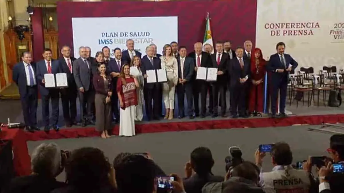 IMSS Bienestar: AMLO firma acuerdo con 23 gobernadores, entre ellos Alfonso Durazo