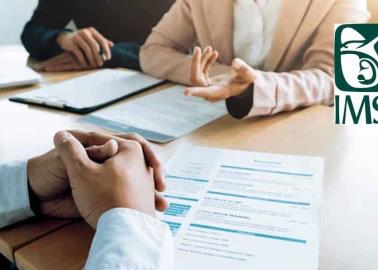 ¿Puedes afiliar a tu pareja en el IMSS sin estar casados? Te despejamos la duda