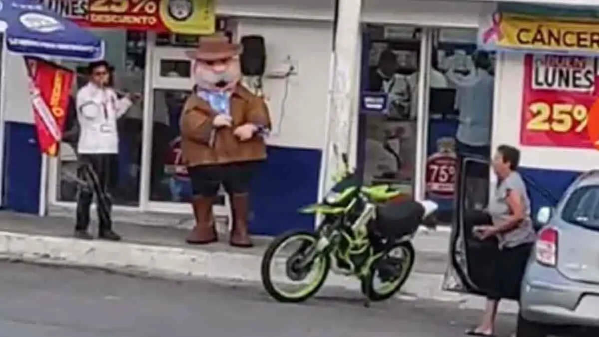 VIDEO | Captan botarga del Dr. Simi norteño; hasta sombrero y botas portaba