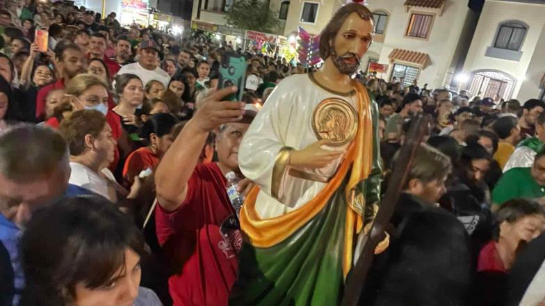 Devotos de San Judas Tadeo lo visitan en Cajeme