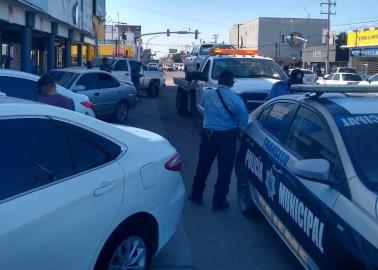Embiste taxi a ciclista en la No Reelección