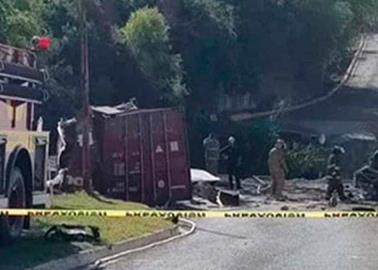 Trágico accidente en carretera, conductor muere envuelto en llamas