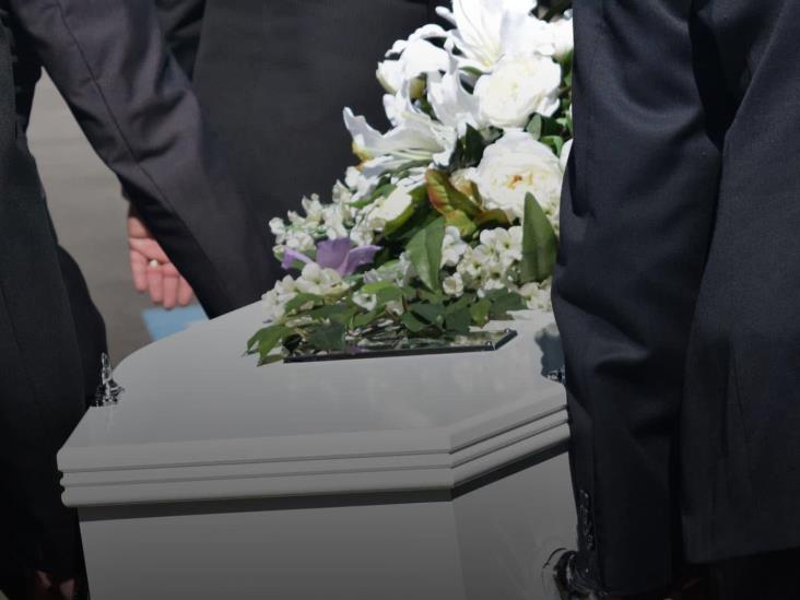 Hombre lleva a sepultar a su esposa y se entera que revendieron lote; le pedían $125,000 Hombre lleva a sepultar a su esposa y se entera que revendieron lote; le pedían $125,000