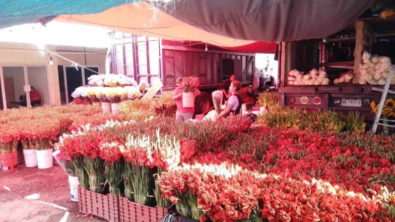 Mercado de las flores, tradición de 37 años en Cajeme 