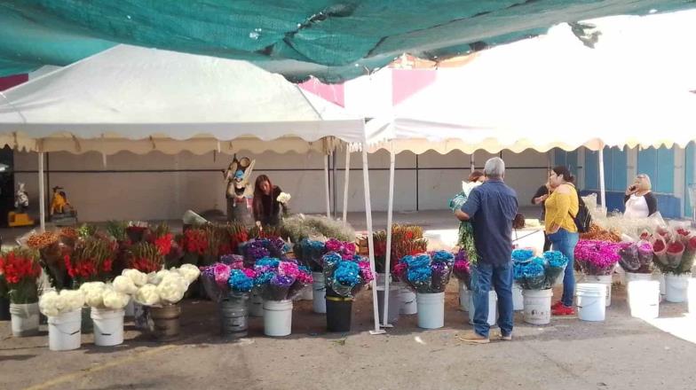 Mercado de las flores, tradición de 37 años en Cajeme 