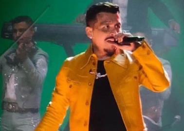 Christian Nodal sorprende con canción de "Hombres G", así se escucha