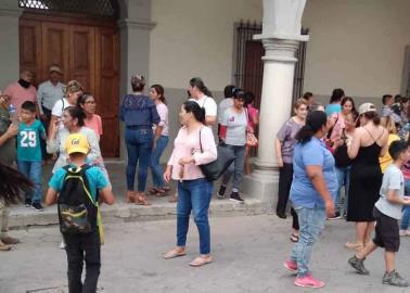 Exigen una escuela Exigen una escuela