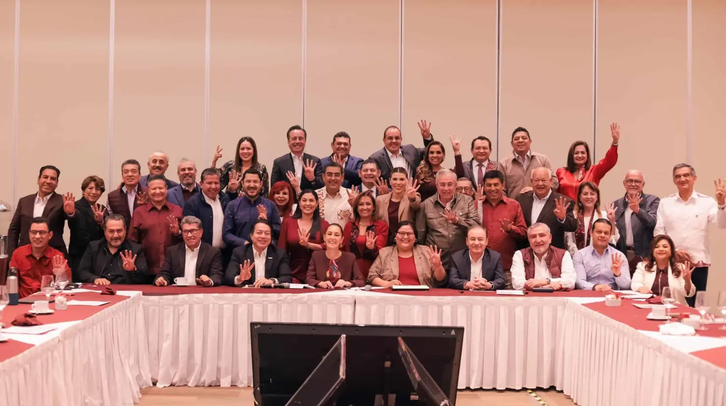 Claudia Sheinbaum se registra como precandidata de Morena a la Presidencia