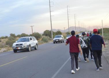 Peregrinan hacia la Virgen de Balvanera en La Aduana, en Álamos