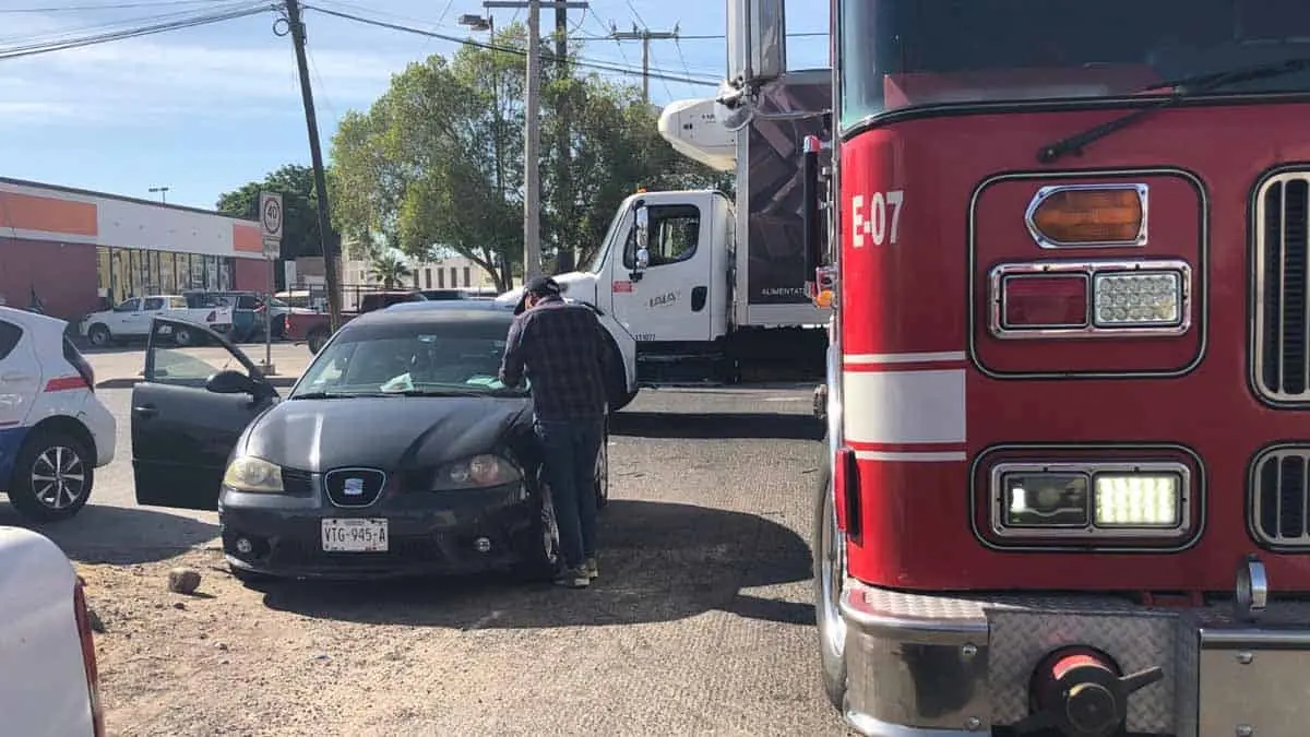 Aparatoso choque en la entrada norte de Ciudad Obregón