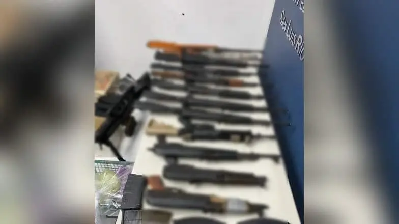 Decomisan arsenal en Sonoyta, Sonora