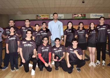 Selectivo de Boliche de Cajeme recibe uniformes en Bolerama Obregón