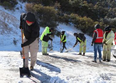 CEPC retira hielo y nieve en Puerto San Luis