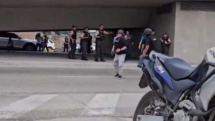 VIDEOS | Policía de Ecuador captura a miembros del comando armado que irrumpió en televisora VIDEOS | Policía de Ecuador captura a miembros del comando armado que irrumpió en televisora