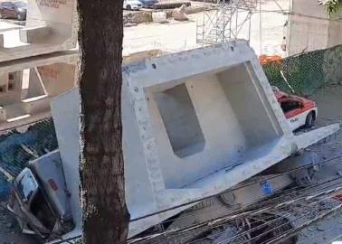 VIDEOS | Colapsa estructura del Tren Interurbano México-Toluca; dos hombres se salvan de milagro de ser aplastados