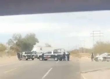 Familia queda atrapada en fuego cruzado en la carretera Hermosillo-Kino