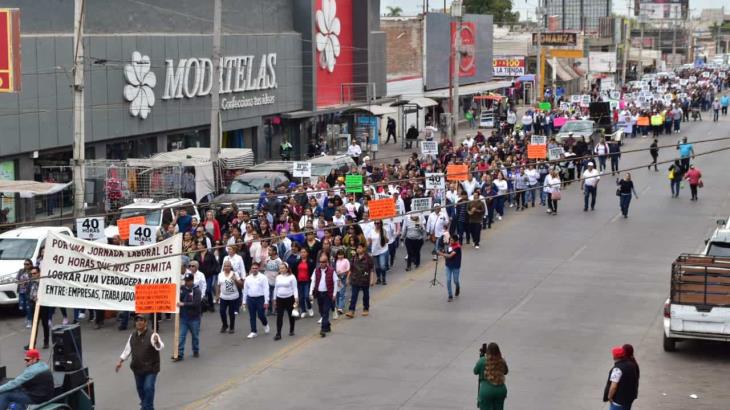 Marchan cetemistas en Cajeme en apoyo a la jornada de 40 horas; los recibe el alcalde