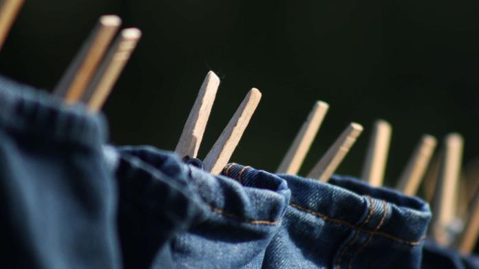 Elimina el olor a ropa húmeda de tus prendas con esta sencilla mezcla casera Elimina el olor a ropa húmeda de tus prendas con esta sencilla mezcla casera