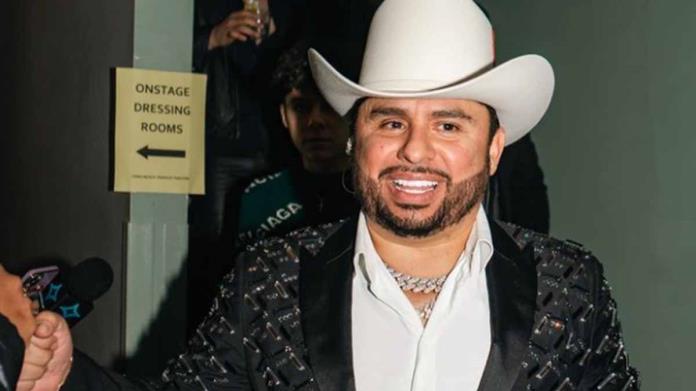 VIDEO | Larry Hernández comparte un clip conviviendo con hombres armados VIDEO | Larry Hernández comparte un clip conviviendo con hombres armados