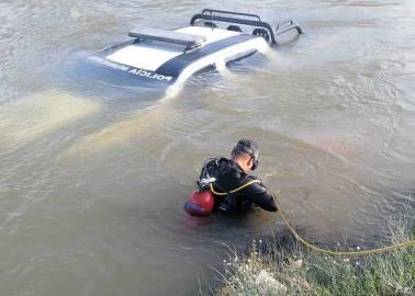 Durante persecución cae patrulla al Canal Bajo en Cajeme