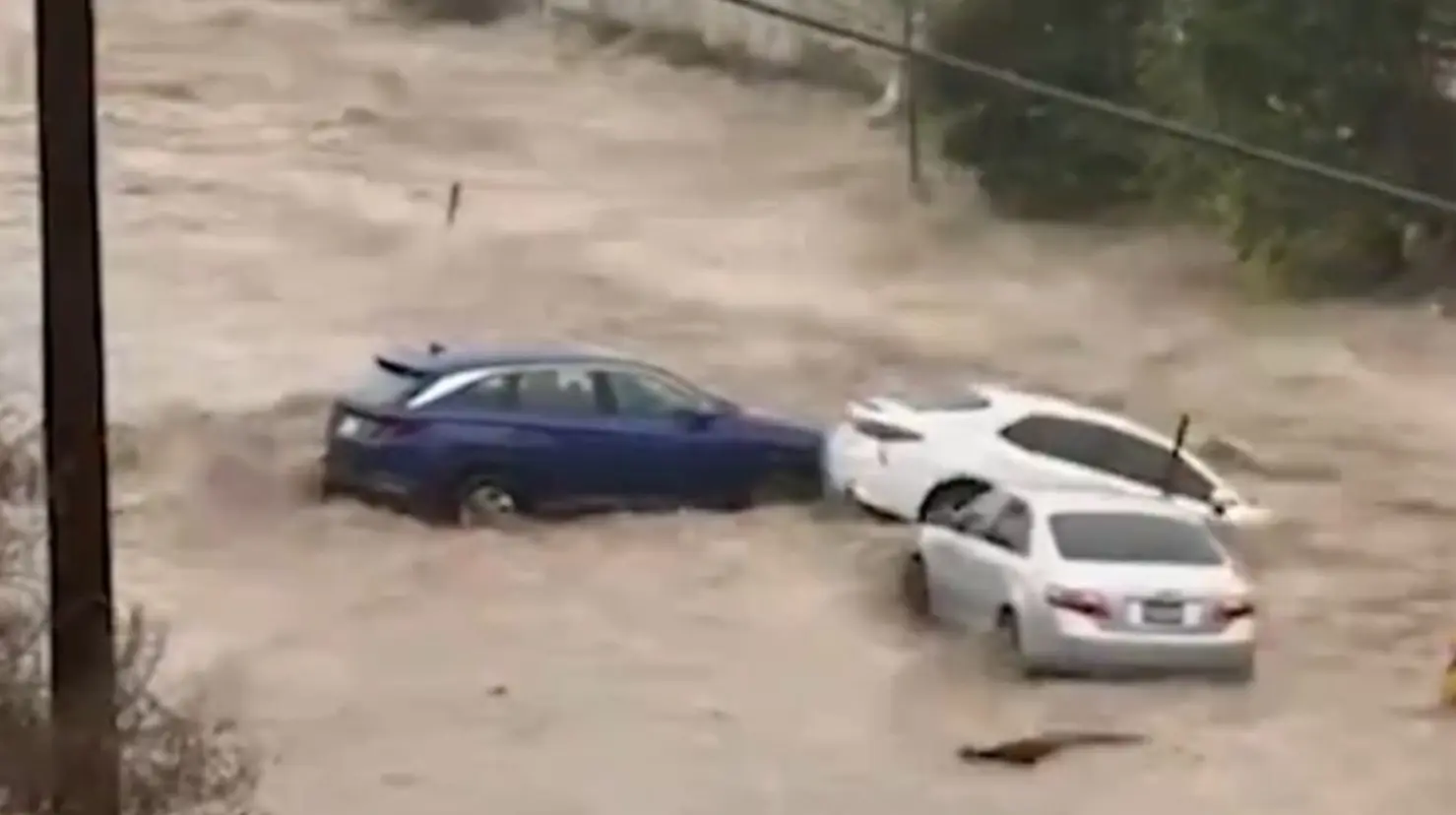 VIDEO | Fuertes lluvias provocan inundaciones y pérdidas en San Diego, California
