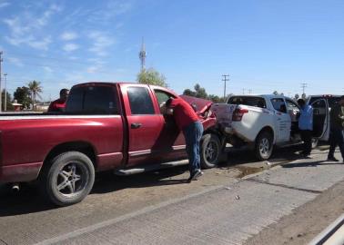 Chocan patrulla de la AMIC en la México 15 a la salida norte de Ciudad Obregón