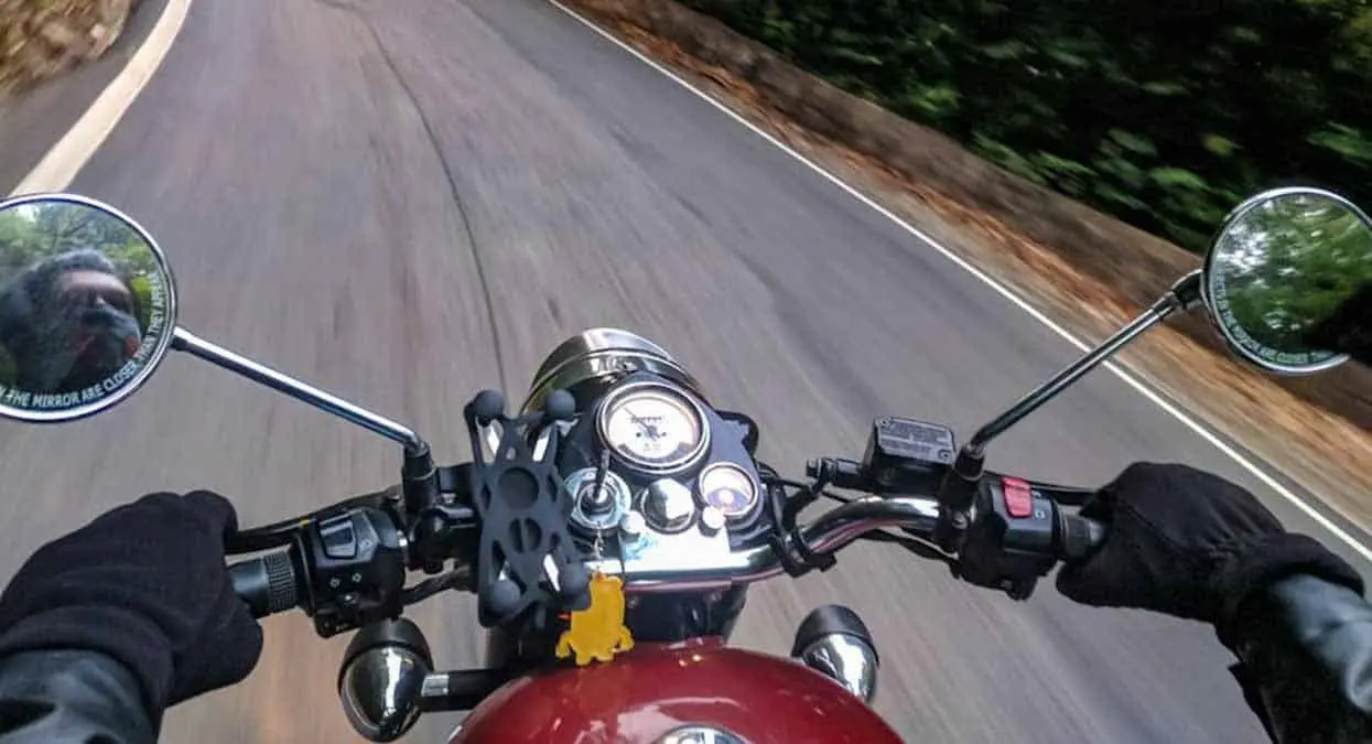 ¿Me pueden multar por tunear el claxon de la moto?